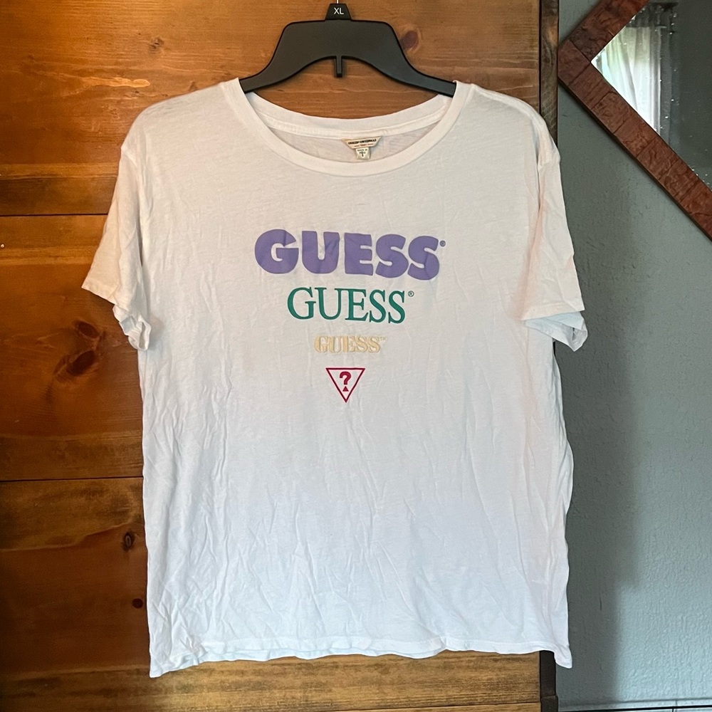 Pacsun “GUESS” tee👀